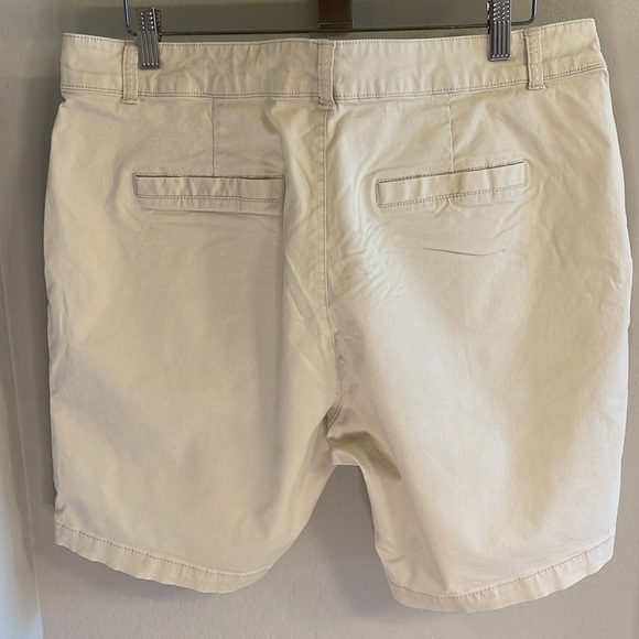 The Gap 9” short - Picture 2 of 2